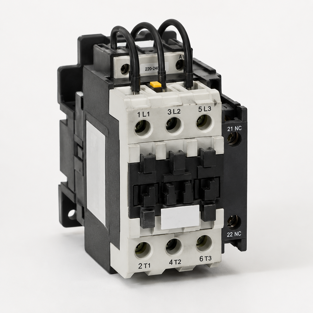 Capacitor duty contactor with damping resistors